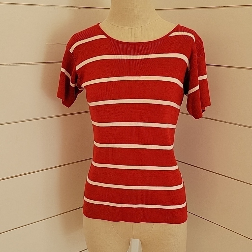 Company by Ellen Tracy small red and white sweater tee